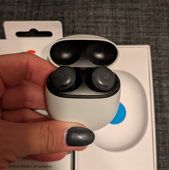 Google Pixel Buds Pro - Picture 3 of 10